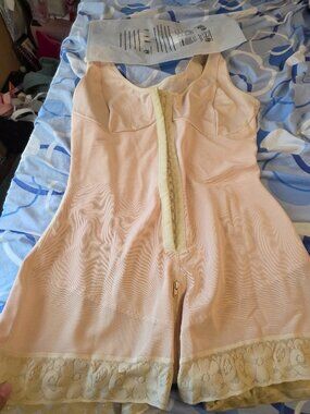 Colombian faja fits well for petite woman